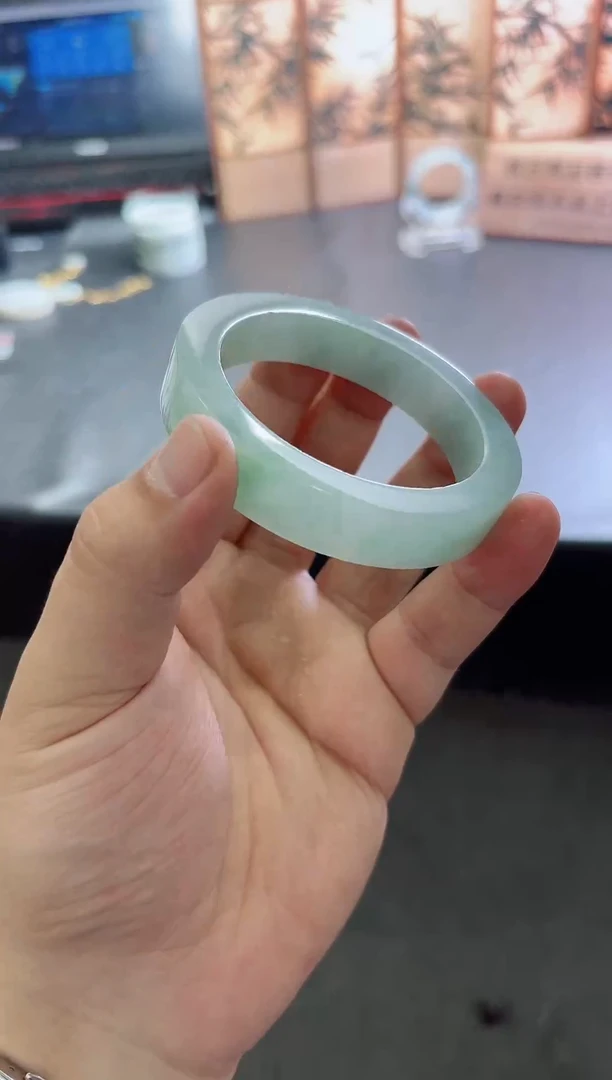 未镶嵌手镯定制翡翠手镯定制