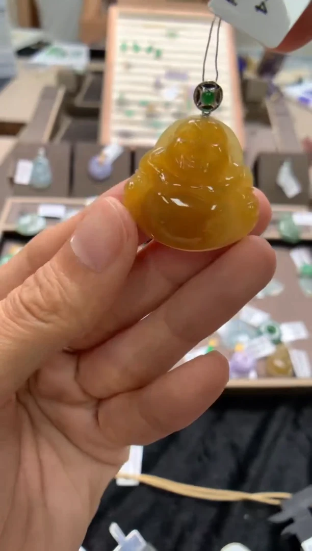 颈饰18K金镶嵌翡翠佛公
