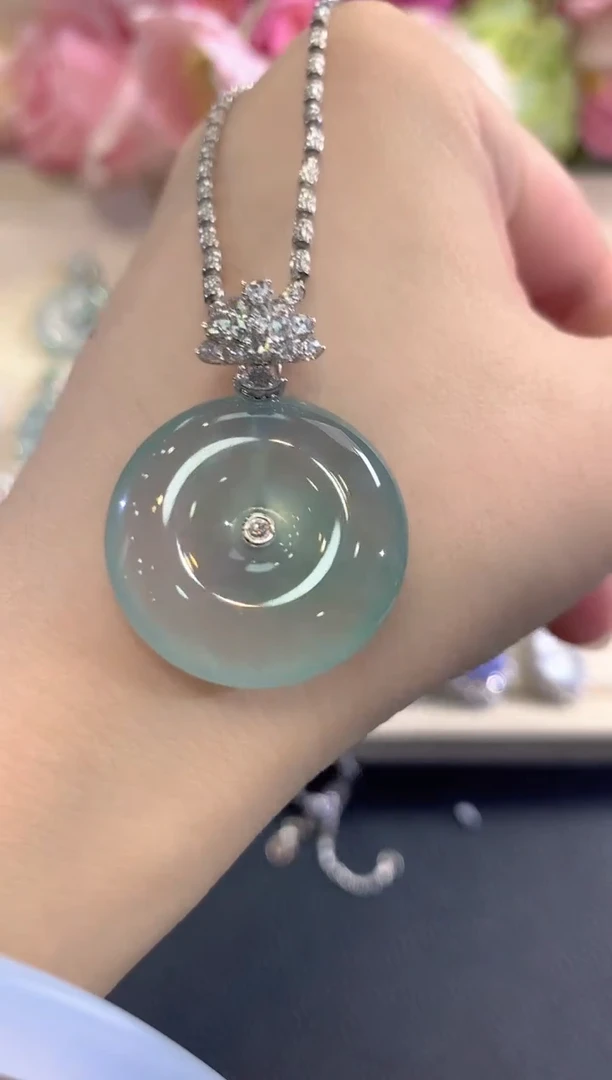 吊坠(不含链)18K金镶嵌翡翠春日珠宝 B151