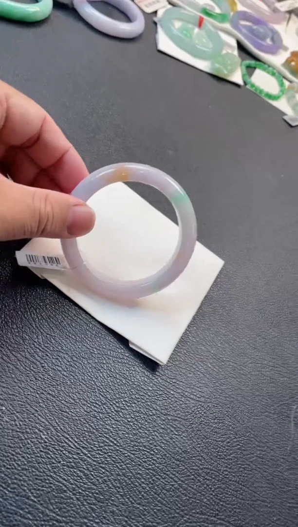 翡翠手镯未镶嵌55.5正圈 有纹