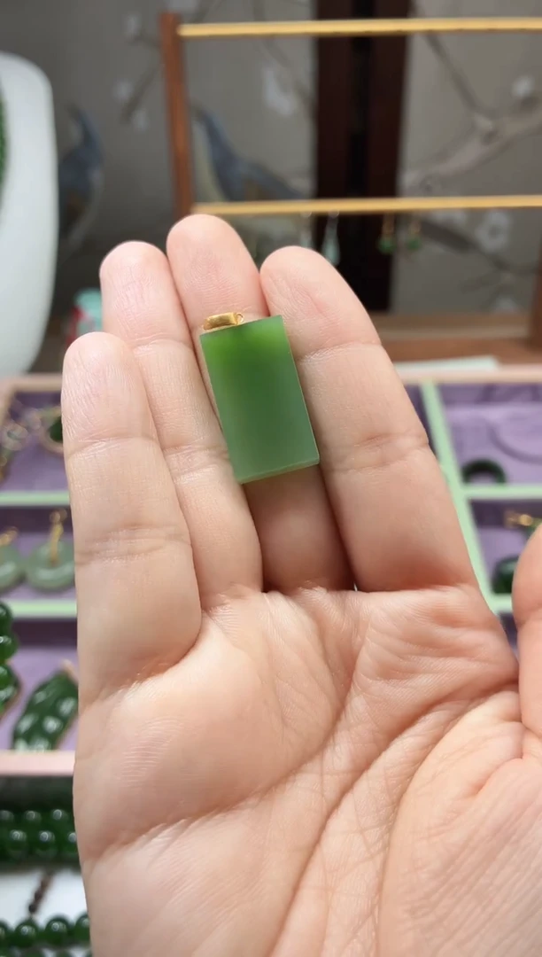 吊坠(不含链)18K金镶嵌和田玉（碧玉）无事牌吊坠