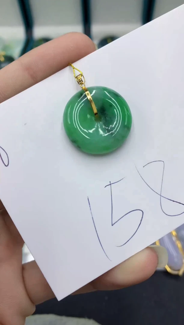 【闪购商品】翡翠颈饰18K金镶嵌翡翠