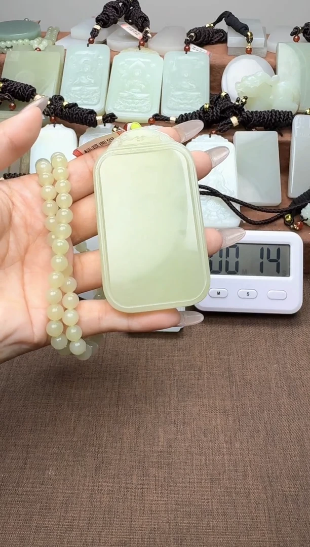 颈饰未镶嵌和田玉1