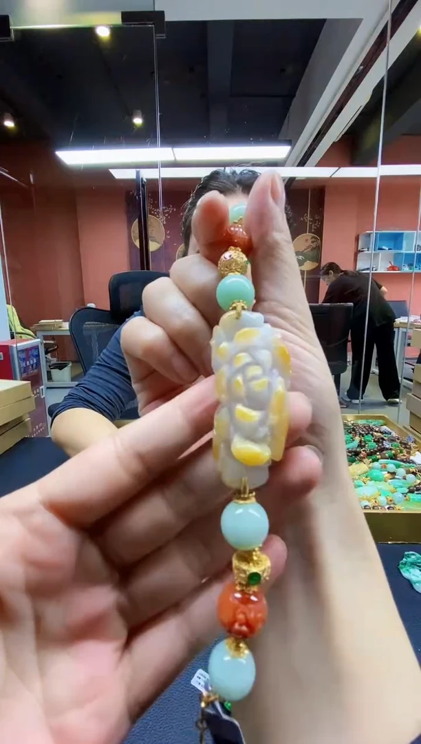 颈饰未镶嵌翡翠手串