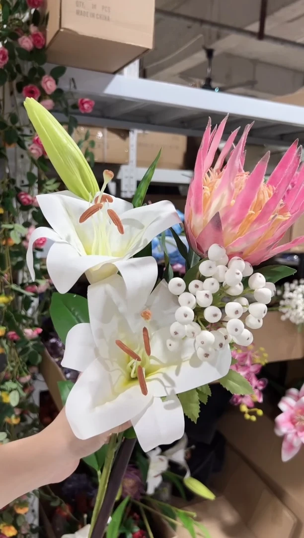 梅****71枝白百合1枝白果1枝粉帝王