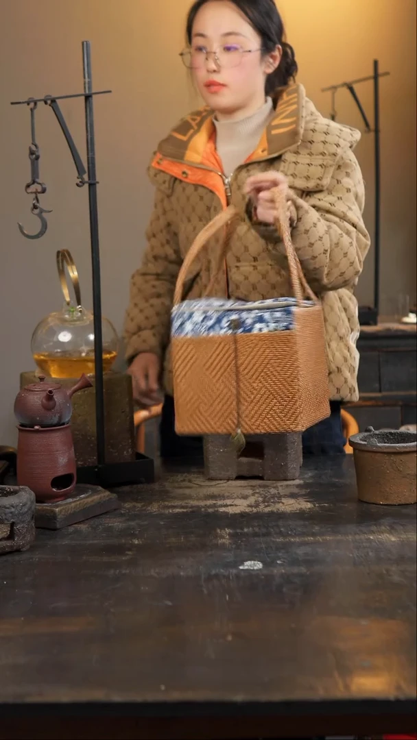 【闪购商品】四方的手提袋子好用