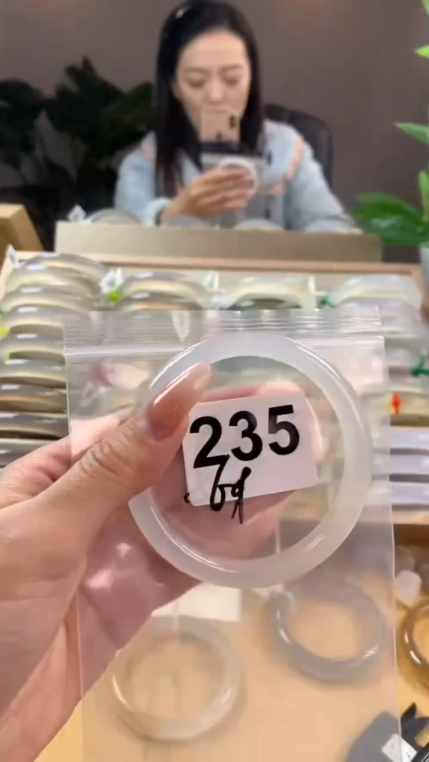 【闪购商品】玛瑙/玉髓手镯未镶嵌235
