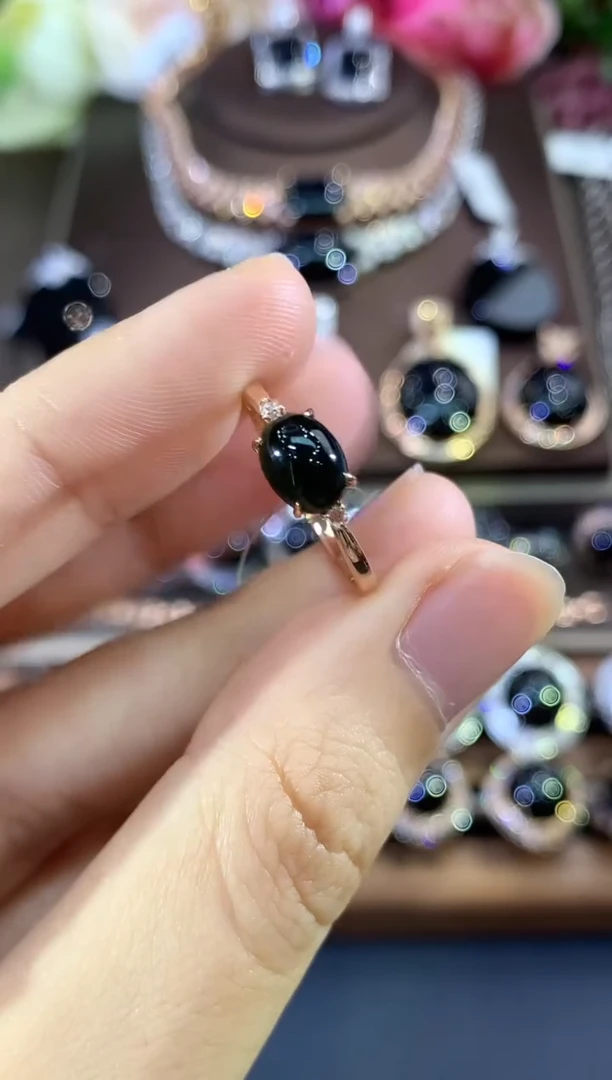 18K金镶嵌戒指翡翠B8