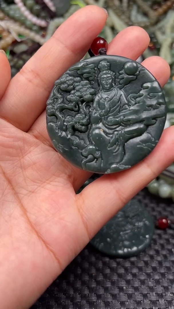 和田玉未镶嵌颈饰1