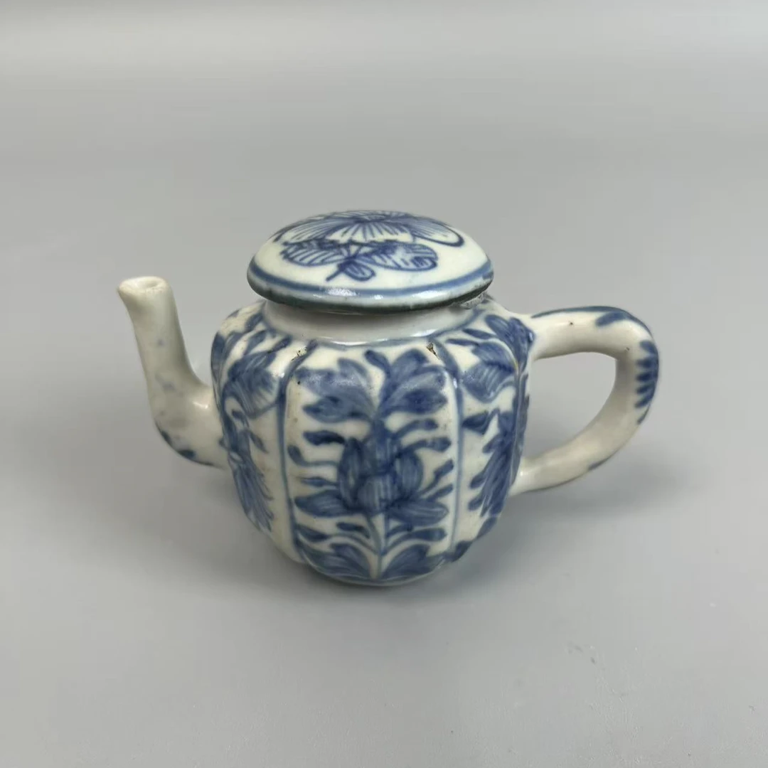4020007 明末 青花花卉手把壶