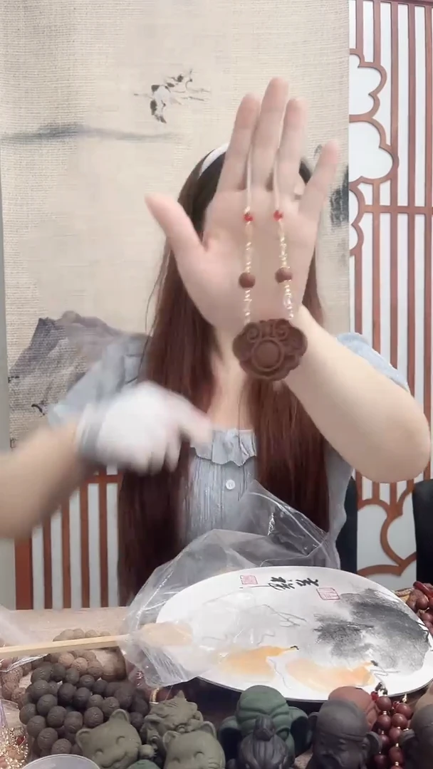 泥塑菊珀安神 如意锁  设计款