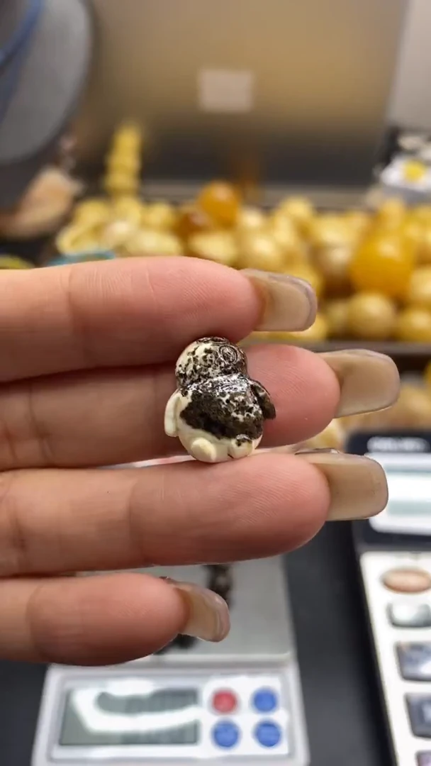 琥珀未镶嵌珠宝奇石1113