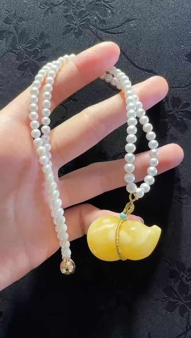 蜜蜡颈饰未镶嵌葫芦吊坠