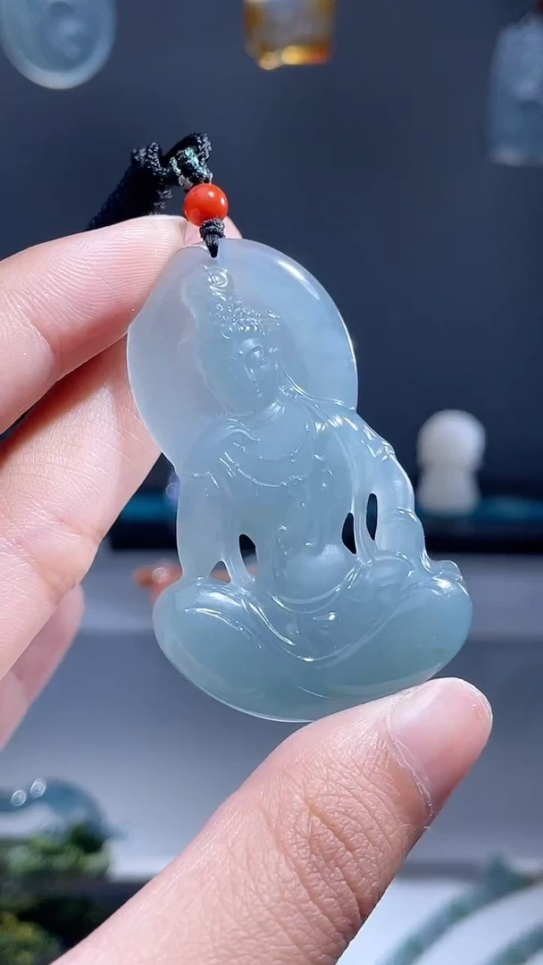 翡翠未镶嵌颈饰水月观音