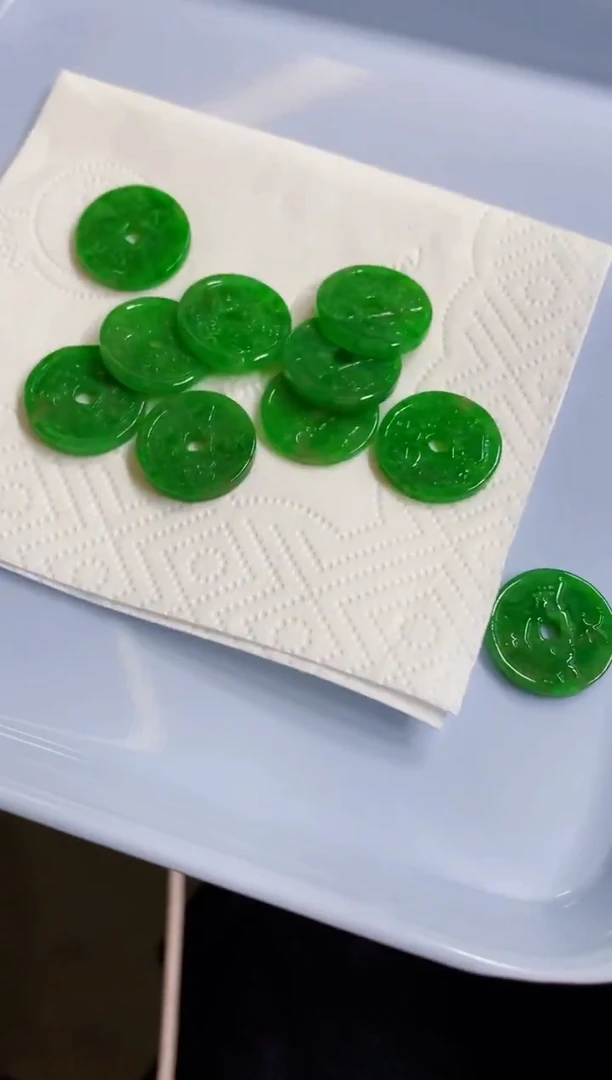 颈饰未镶嵌翡翠多样性发货发1个