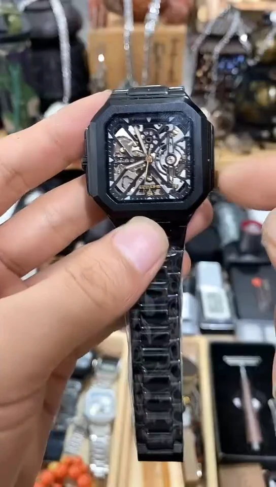 瓷片闪购商品  如图所示