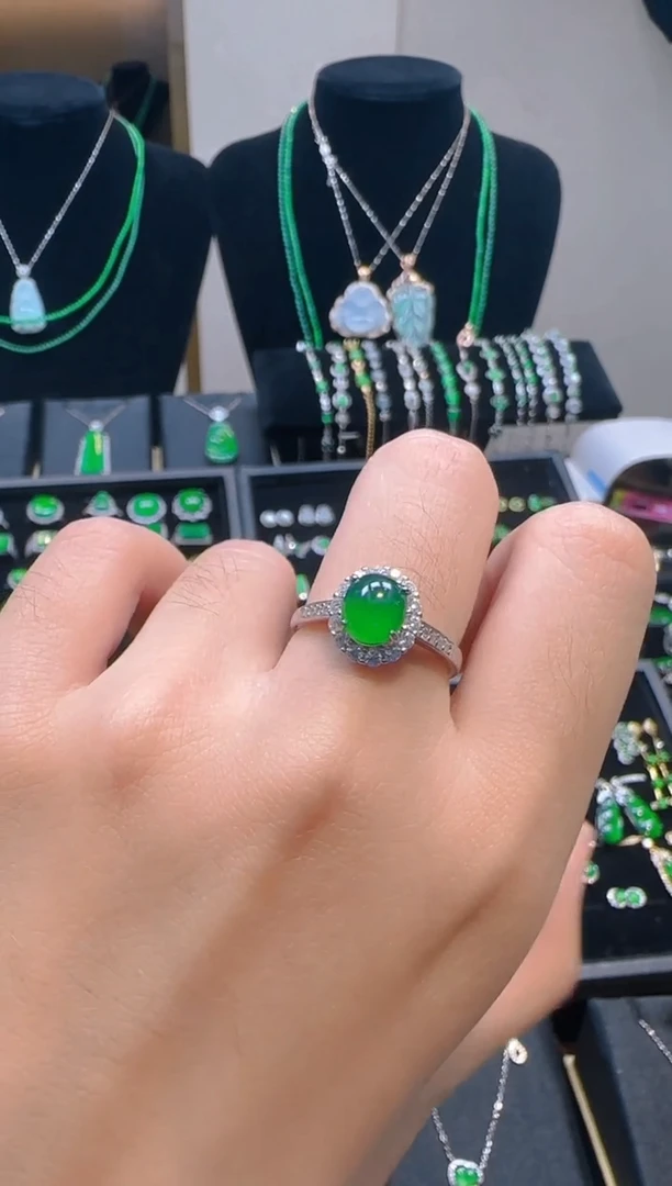 颈饰银S925镶嵌翡翠蛋面戒指