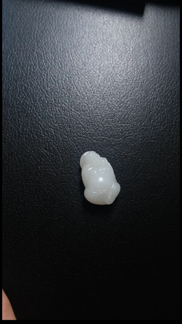 颈饰未镶嵌和田玉佛公