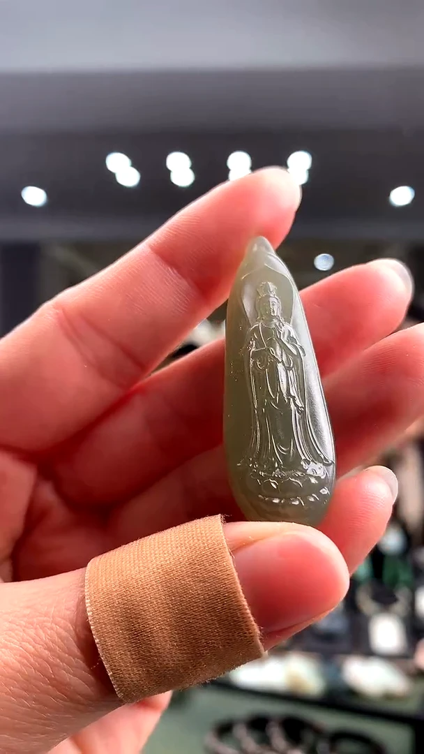 颈饰未镶嵌和田玉挂件