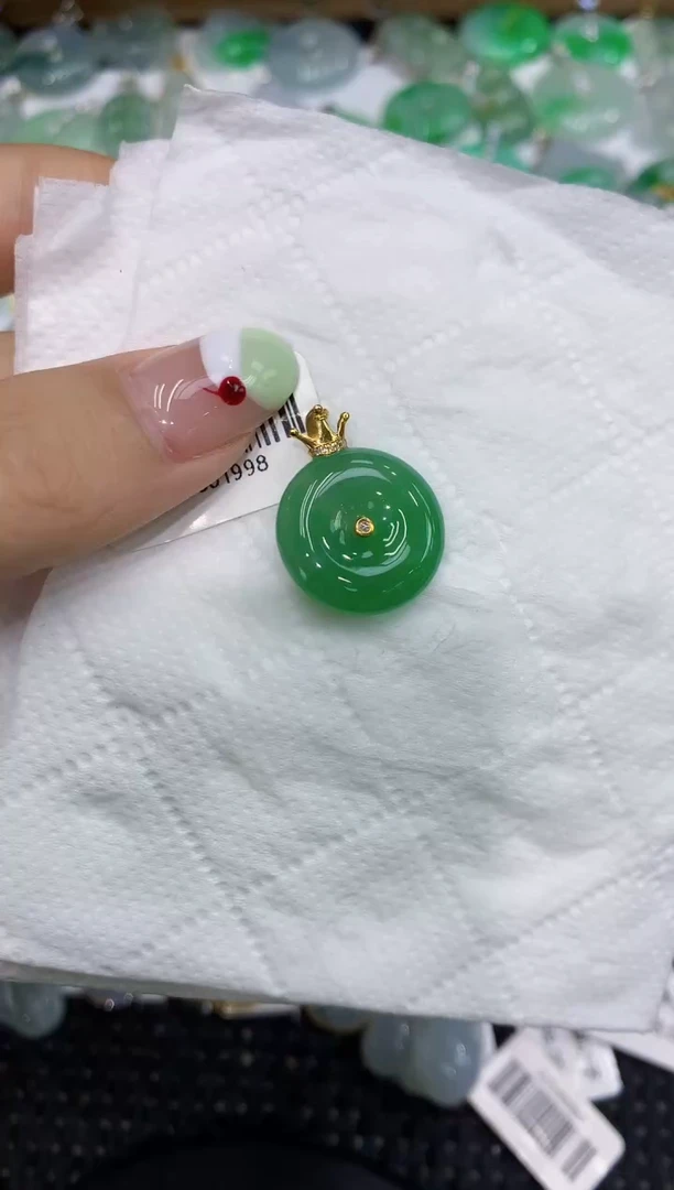 翡翠18K金镶嵌颈饰111111111111