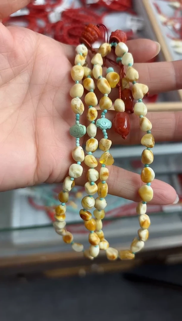 琥珀颈饰未镶嵌 多样性发一件