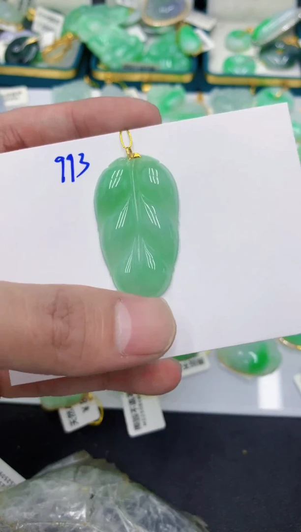 颈饰18K金镶嵌翡翠111111