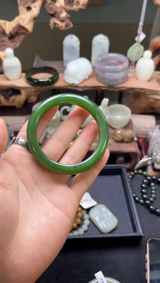 【闪购商品】和田玉手镯未镶嵌俄七碧玉 59+圈