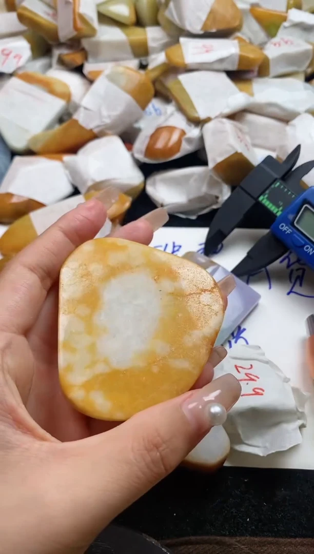 翡翠裸石翡翠挂件裸石