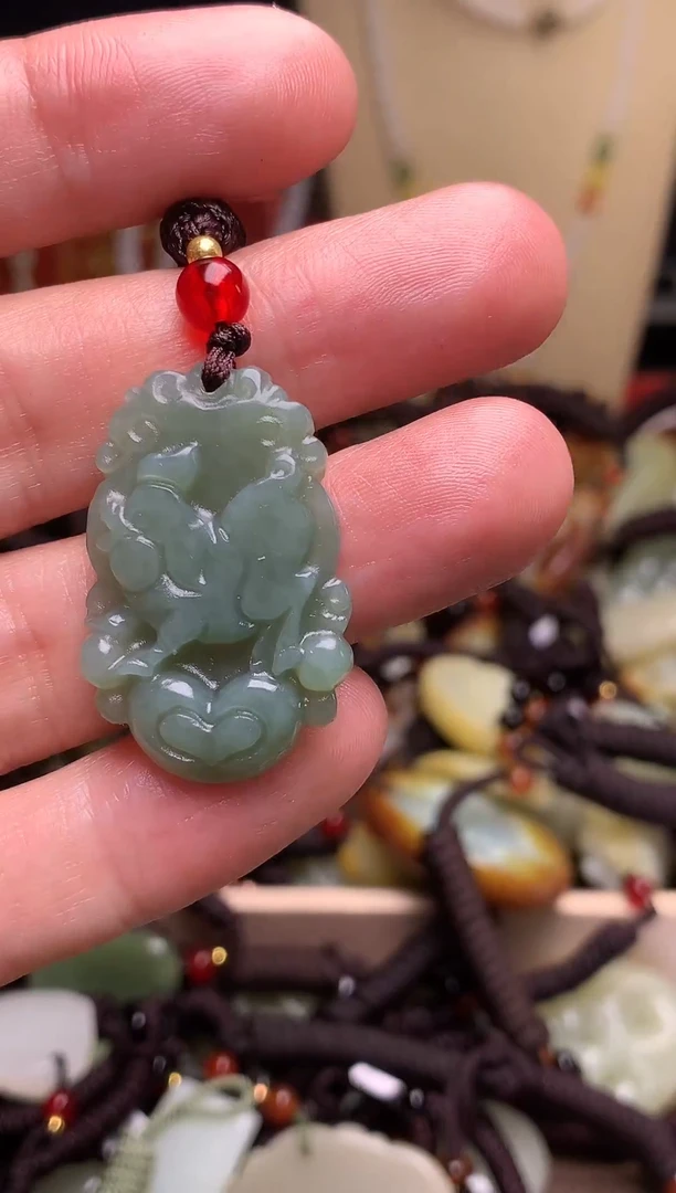 颈饰未镶嵌和田玉新疆料青海料清水和田玉吊坠