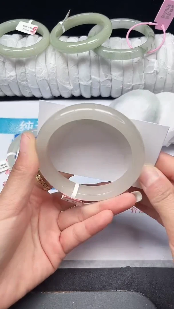 未镶嵌手镯石英质玉132-60/61