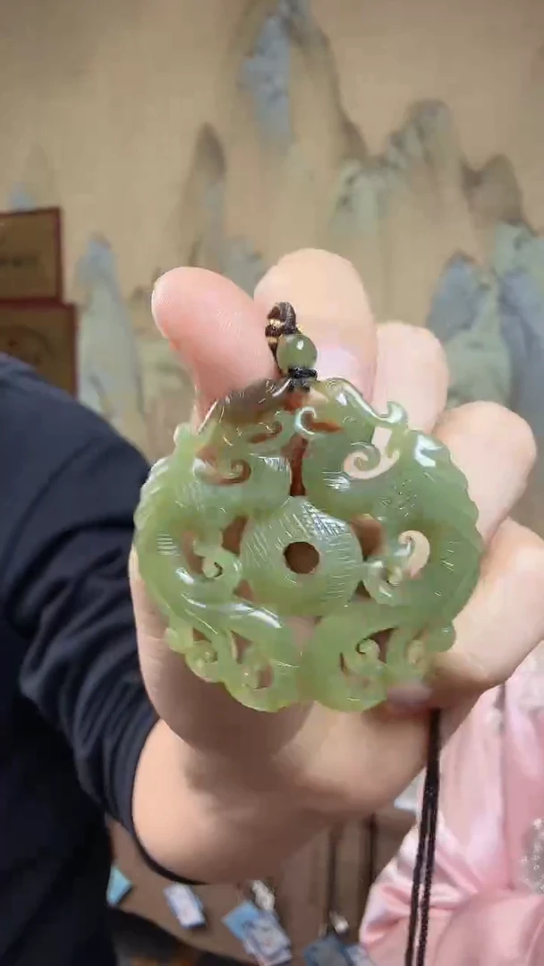 颈饰未镶嵌和田玉.