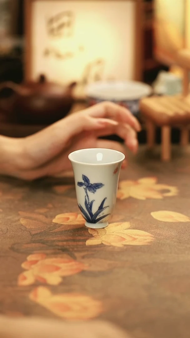 M4002/陶瓷青花兰花闻香杯