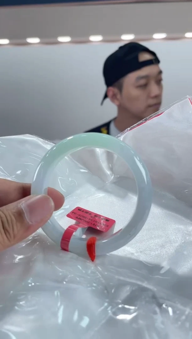 未镶嵌手镯翡翠5