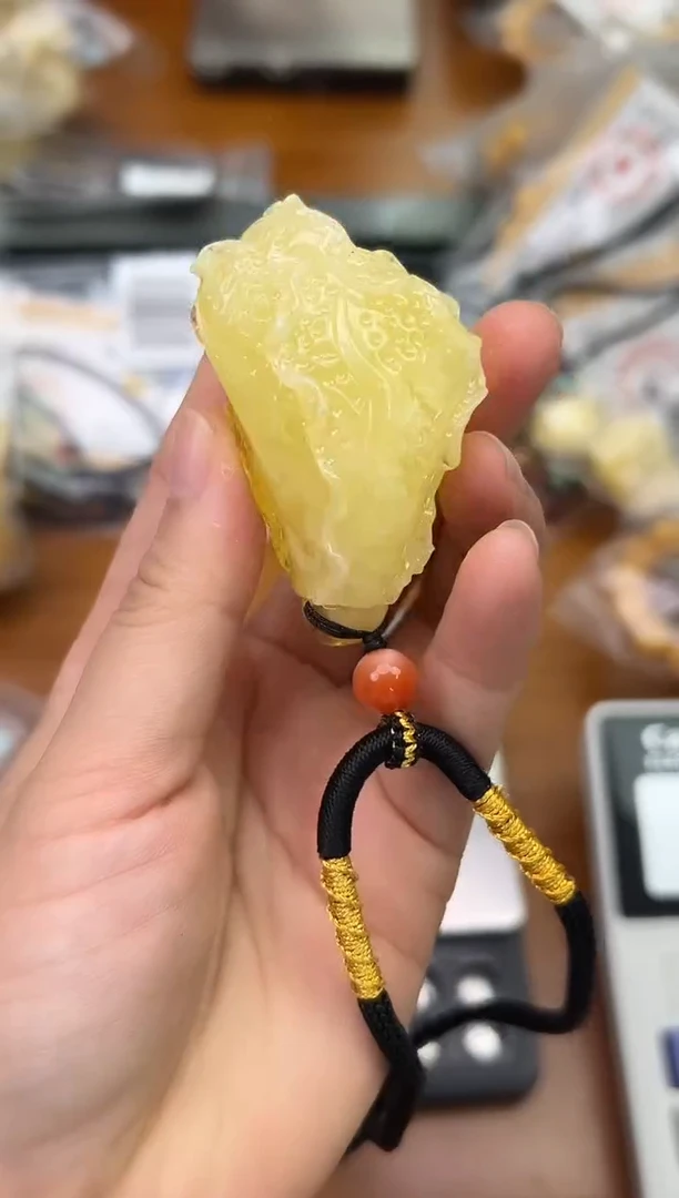 未镶嵌琥珀裸石蜜蜡吊坠