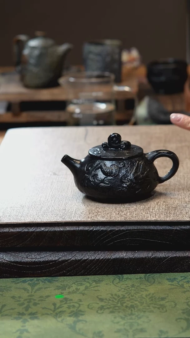 中式归玉堂冰碛岩重工雕刻如意龙壶