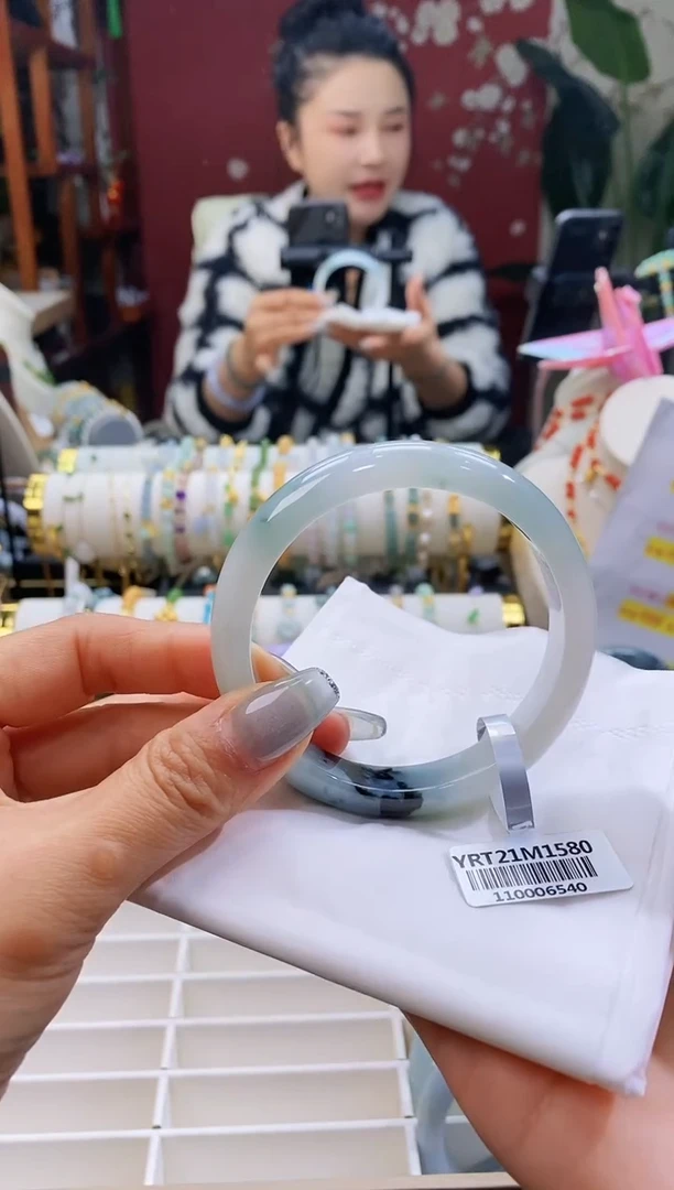 【闪购商品】翡翠手镯未镶嵌27冰飘58-60/12.3*7.5