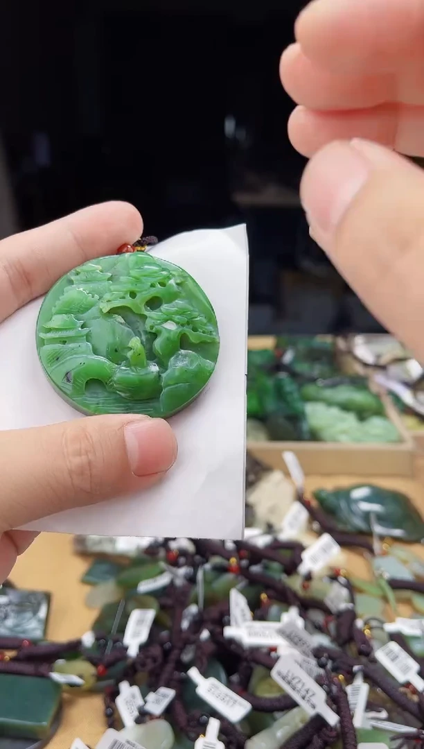 颈饰未镶嵌和田玉1