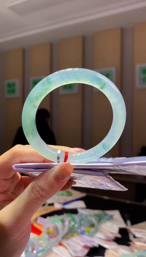 未镶嵌手镯翡翠- C9圈口 56.3全款10万 定金2万