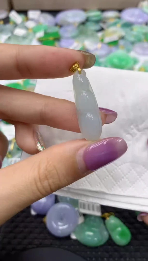 颈饰未镶嵌翡翠天然缅甸翡翠A货