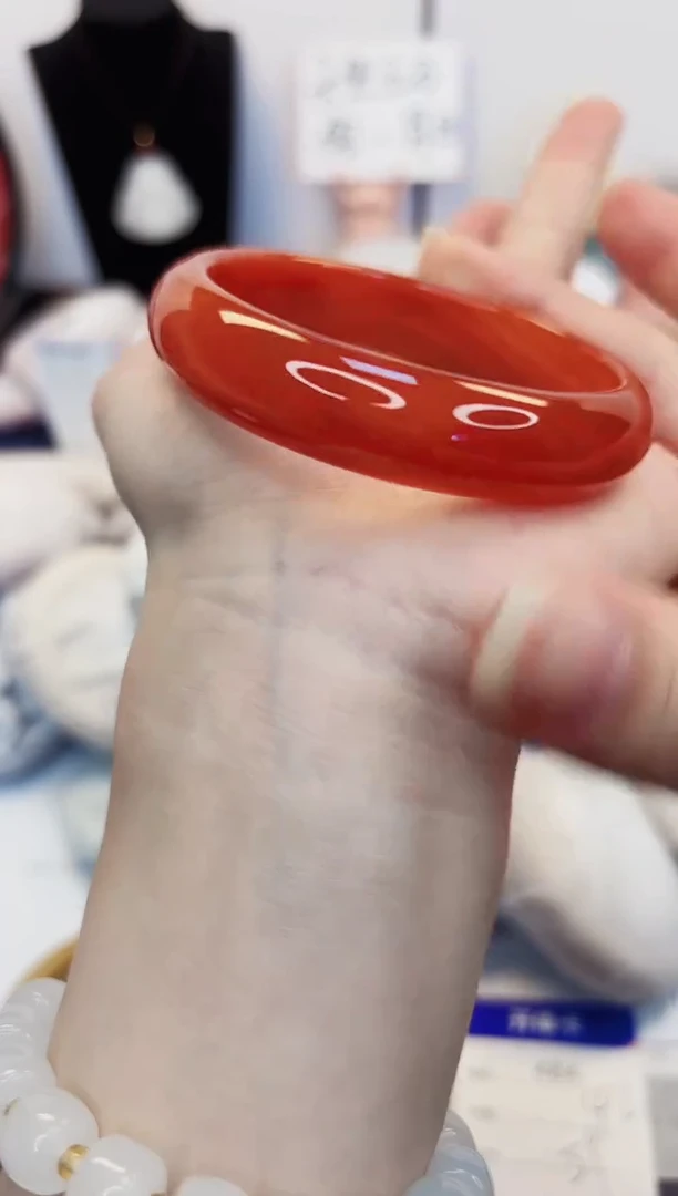 【闪购商品】石英质玉手镯未镶嵌484-玛瑙59圈口