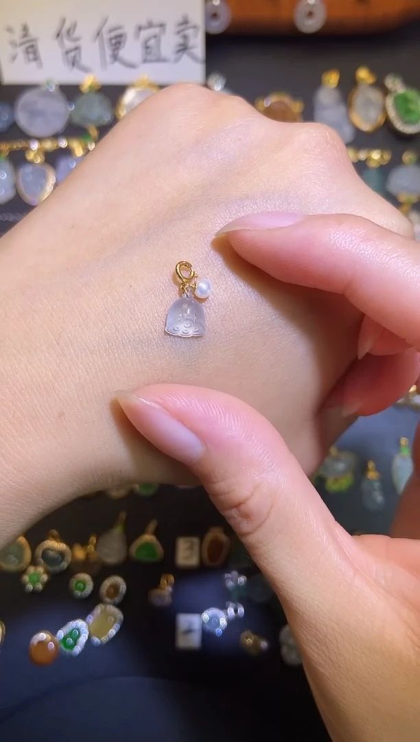 翡翠18K金镶嵌吊坠(不含链)天然a货翡翠