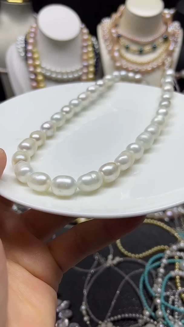 颈饰未镶嵌淡水珍珠多人