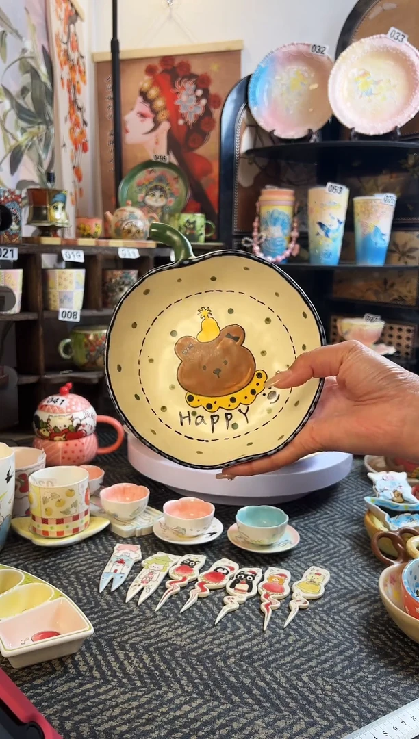 景德镇设计款手绘杯杯