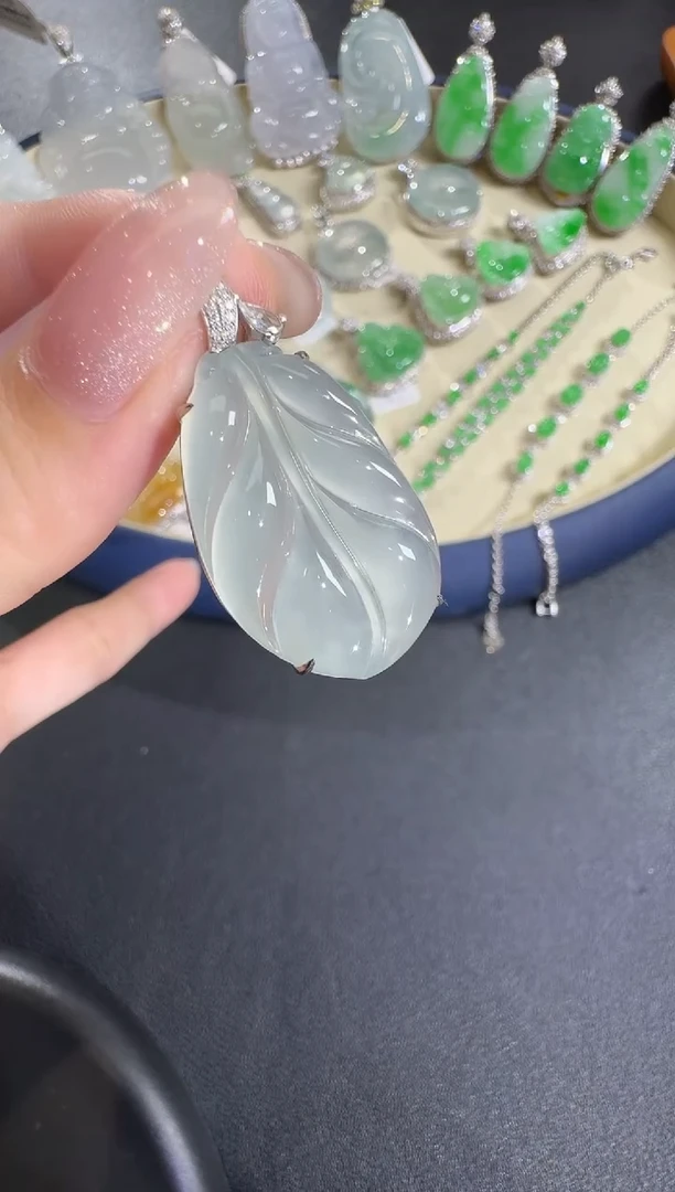 翡翠18K金镶嵌吊坠(不含链)【源头工厂】钻石镶嵌