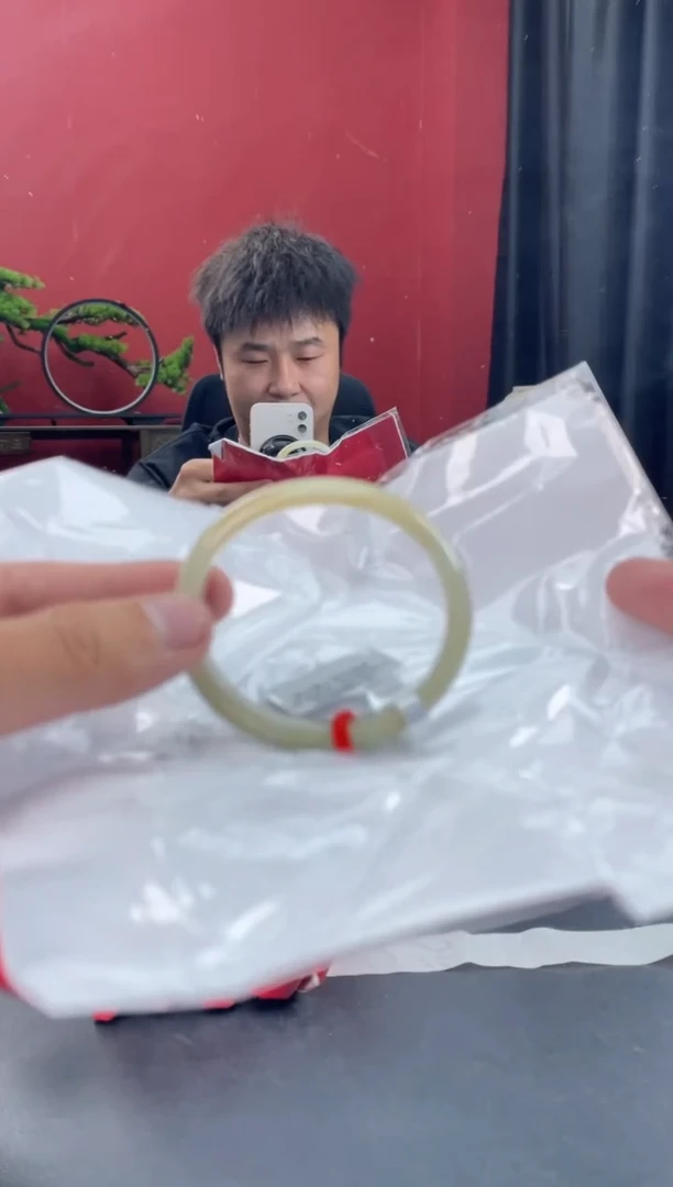 未镶嵌手镯（贵妃镯）翡翠6