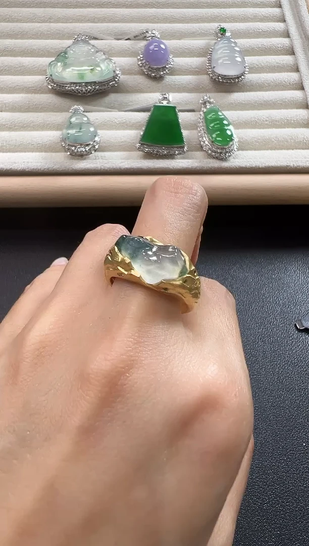 18K金镶嵌戒指翡翠KZGF1206-017