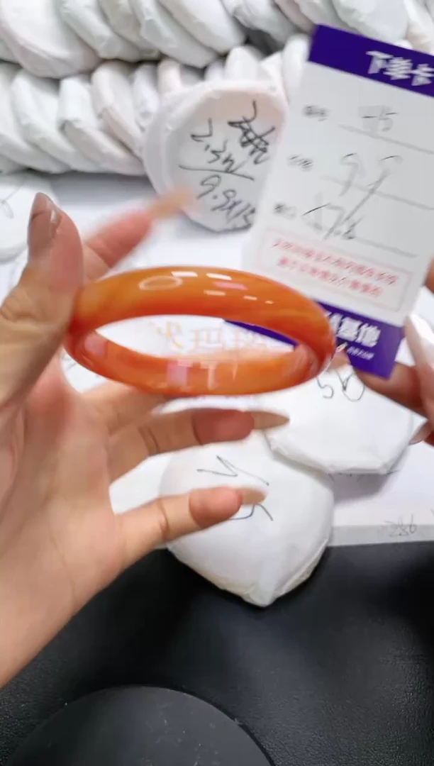 未镶嵌手镯玛瑙/玉髓415