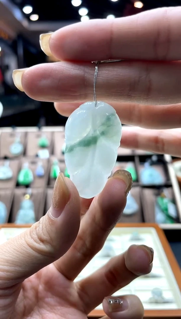 【闪购商品】翡翠颈饰未镶嵌树叶
