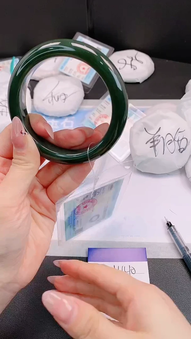 未镶嵌手镯和田玉H40+61