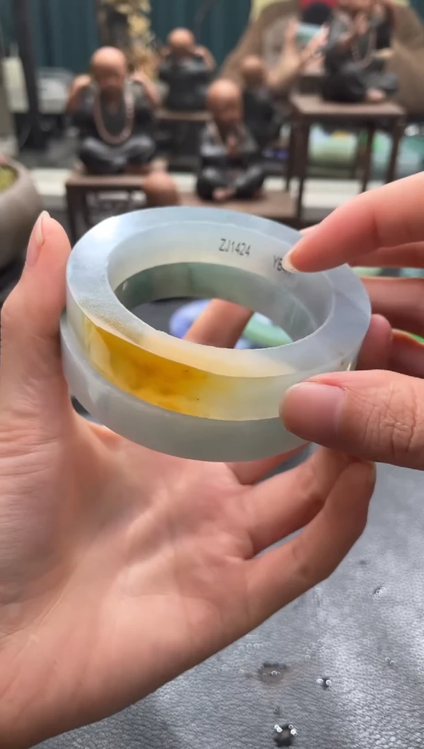 未镶嵌手镯定制翡翠超****室定制手镯不退不换多样性发一件